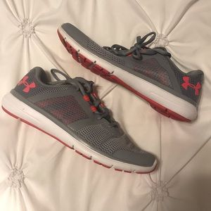 Sz 8.5 Gray/pink Under Armour Sneakers